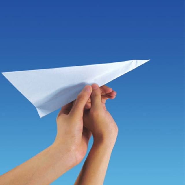 [纸飞机发消息一直转圈]转了一大圈飞回来的纸飞机