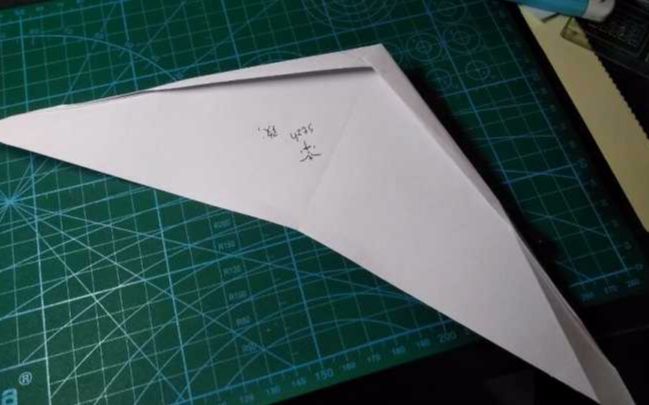 [纸飞机上面视频怎么保存]纸飞机上面视频怎么保存下来