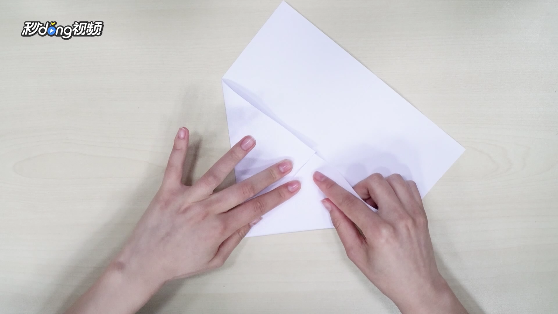 [纸飞机怎么看视频]纸飞机怎么折看视频
