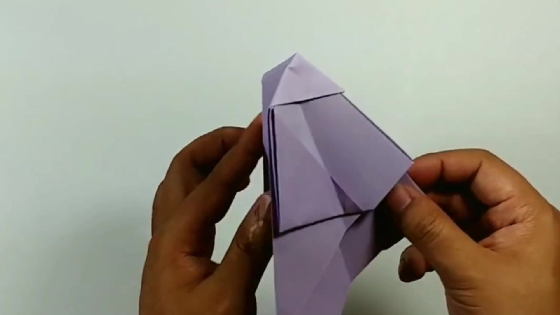 [播放普通纸飞机的教程]播放普通纸飞机的教程怎么做