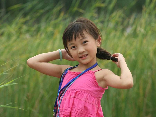 电报员小女孩是谁_电报员小女孩是谁扮演的