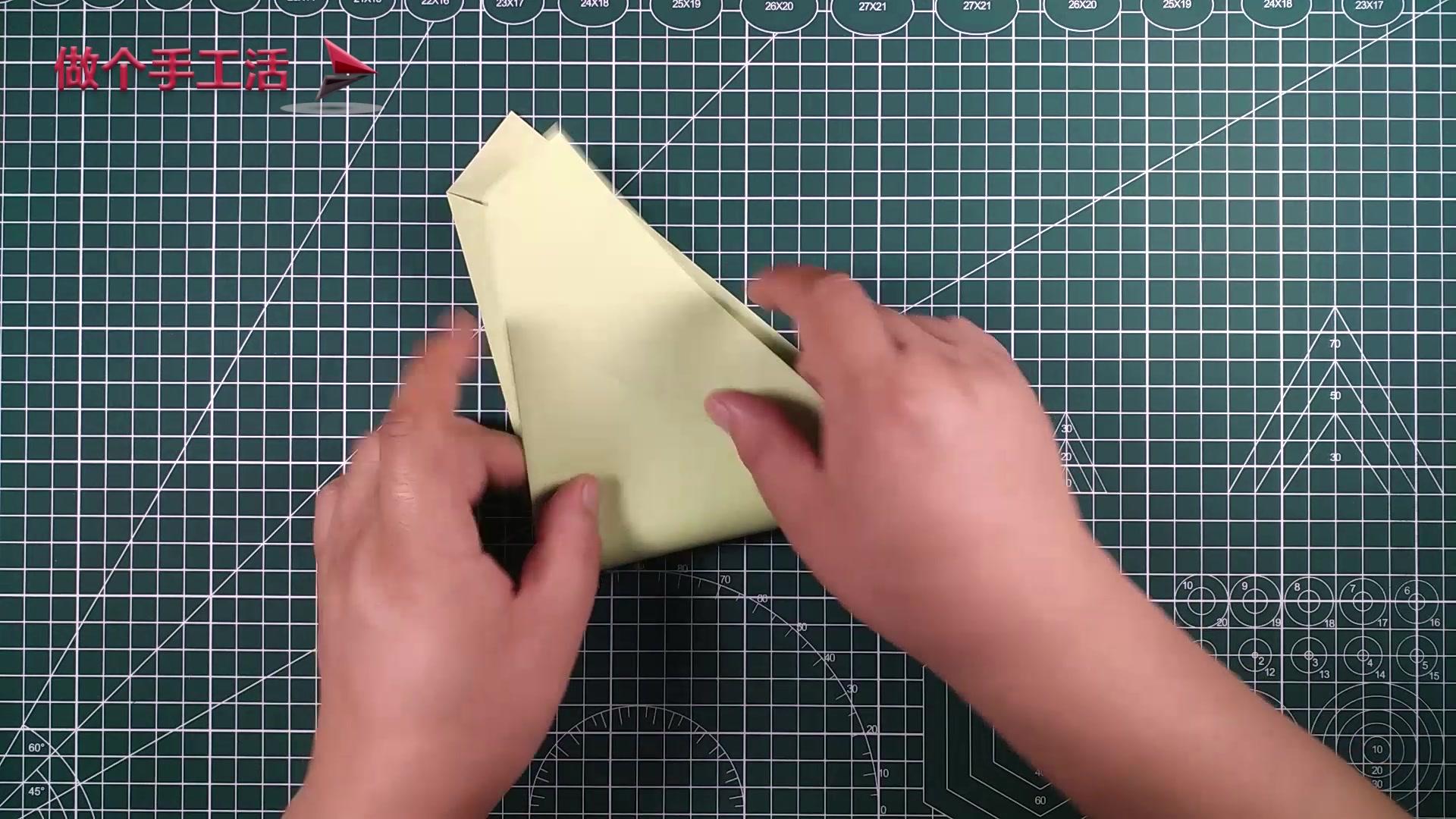 纸飞机飞得远的叠法_纸飞机飞得远的折法视频