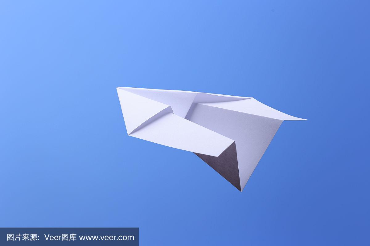 聊天软件蓝色纸飞机图标_聊天软件 一个飞机的图标叫什么