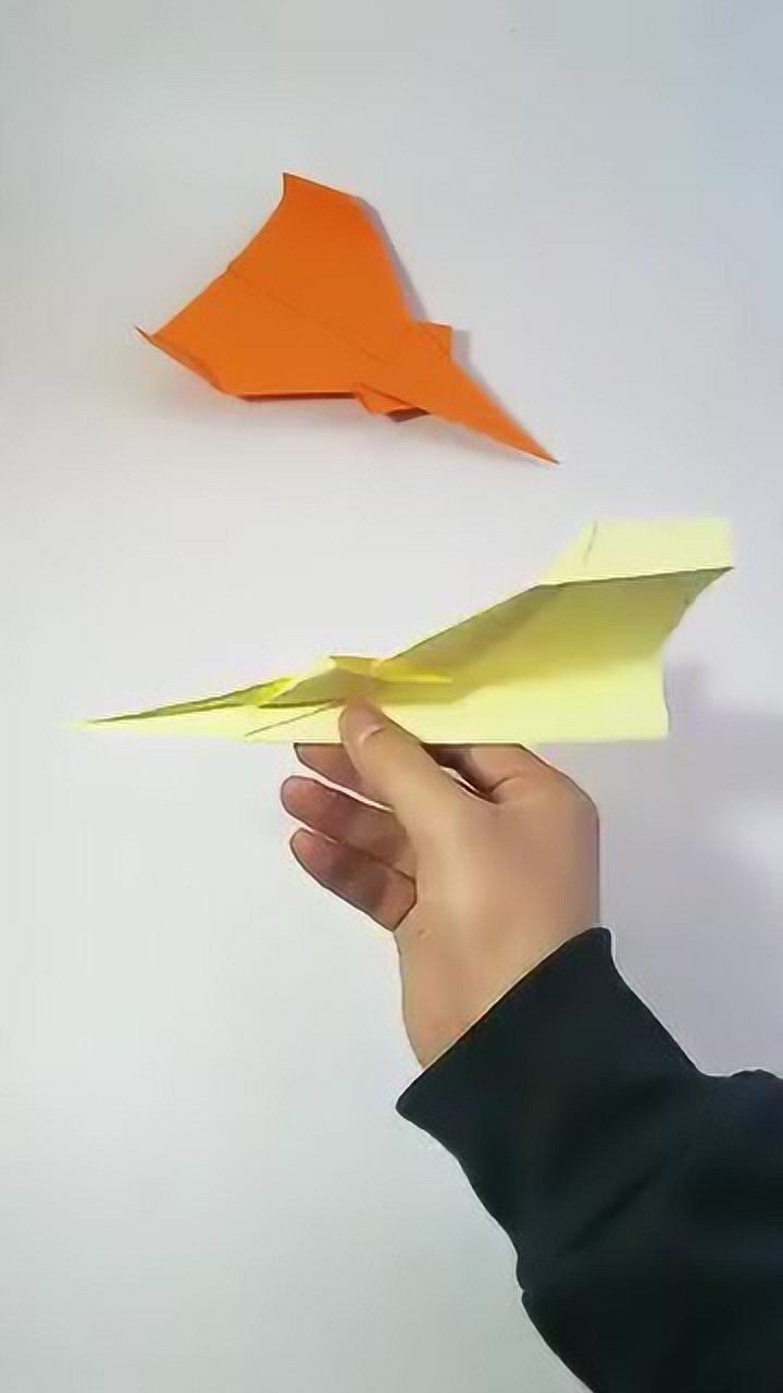 纸飞机视频观看_播放纸飞机的视频