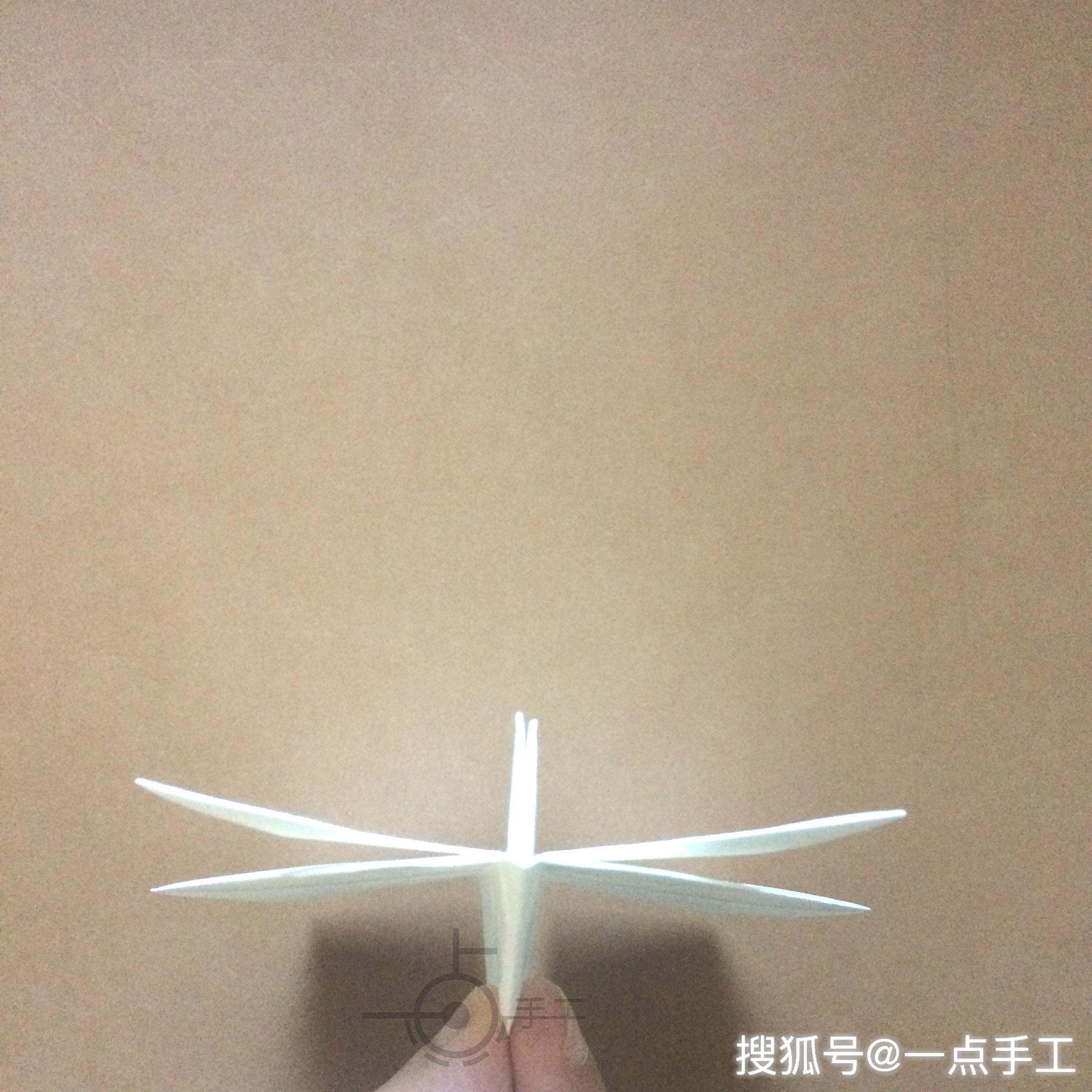 纸飞机怎么折_纸飞机怎么折能飞的远