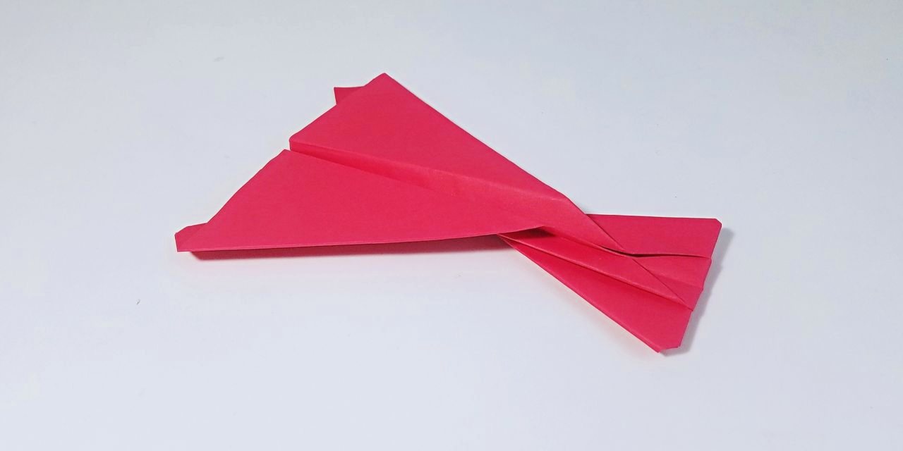 转两圈飞回来的纸飞机_转一圈飞回来的纸飞机折法
