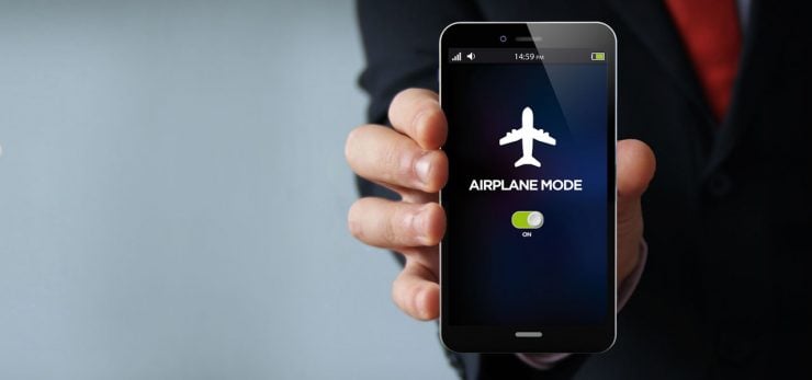 飞机禁止使用手机_飞机上不允许使用手机