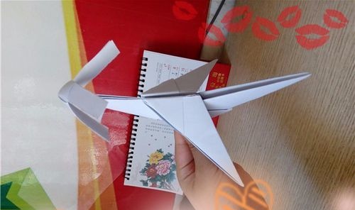 播放纸飞机做法_纸飞机的做法手工步骤视频