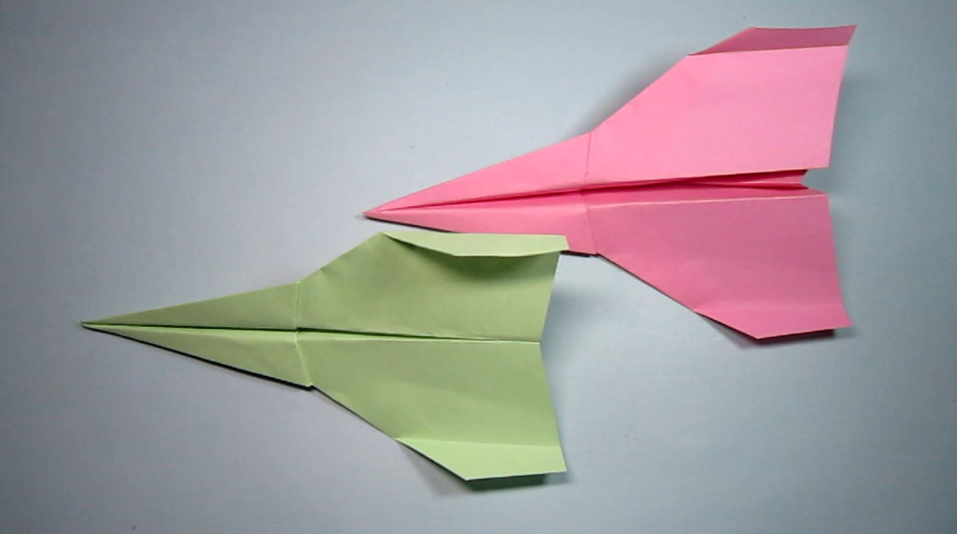 转一圈飞回来的纸飞机_转一圈飞回来的纸飞机叫什么