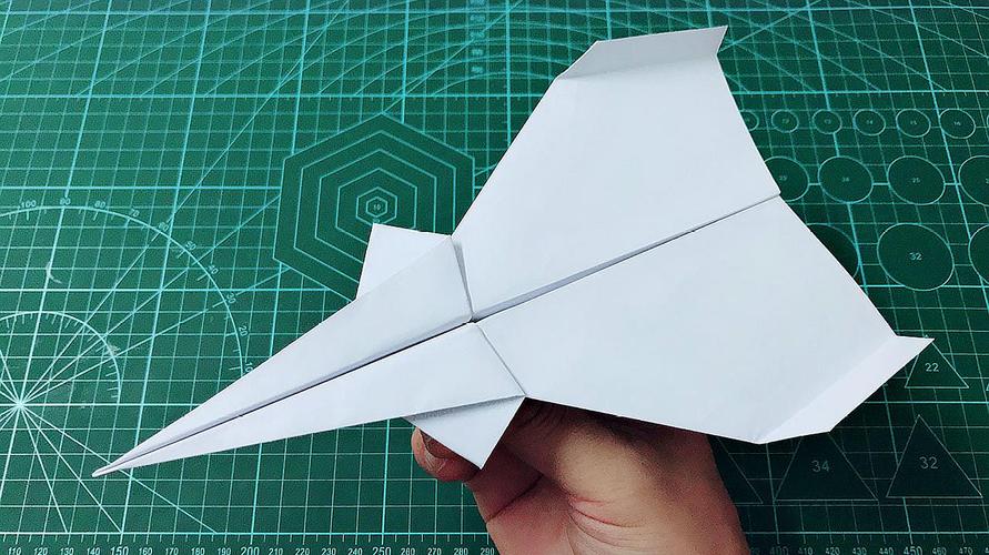 能飞的纸飞机视频_炫酷又能飞的纸飞机