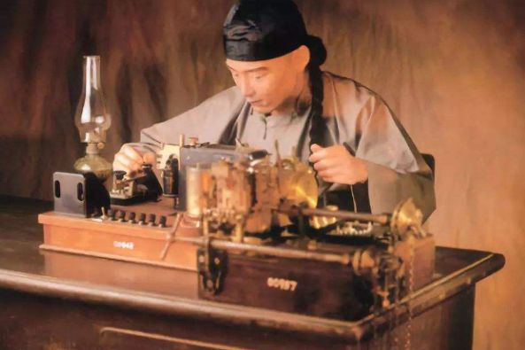 第一个电报是谁发明的_中国第一个电报 创始人