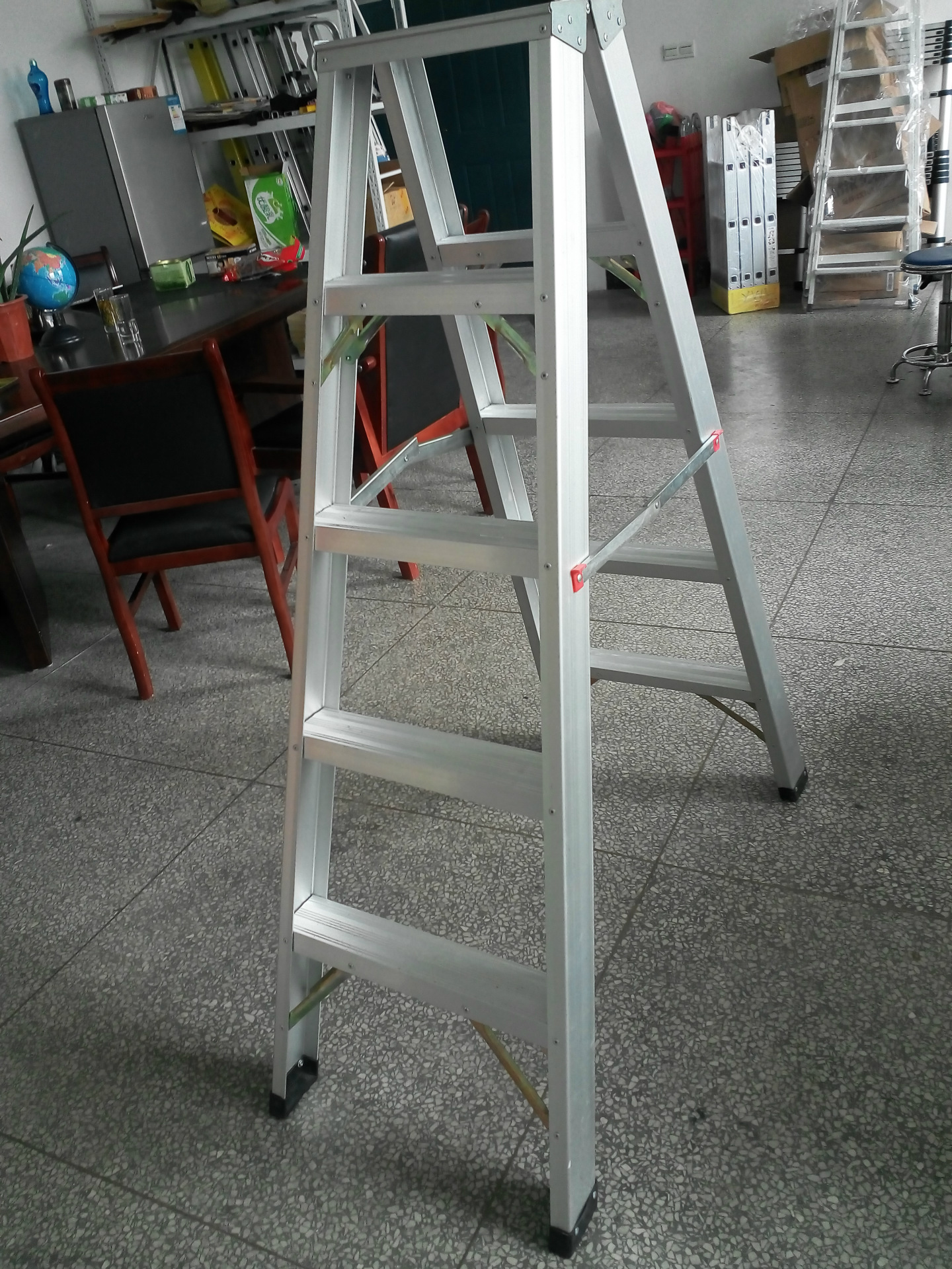 手机怎么挂个梯子教程_手机怎么挂梯子去国外网站